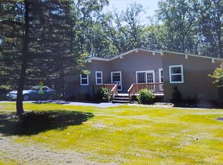 219 Hummingbird Trl, Bushkill, PA 18324