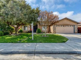 3008 Summer Ln, Madera, CA 93637