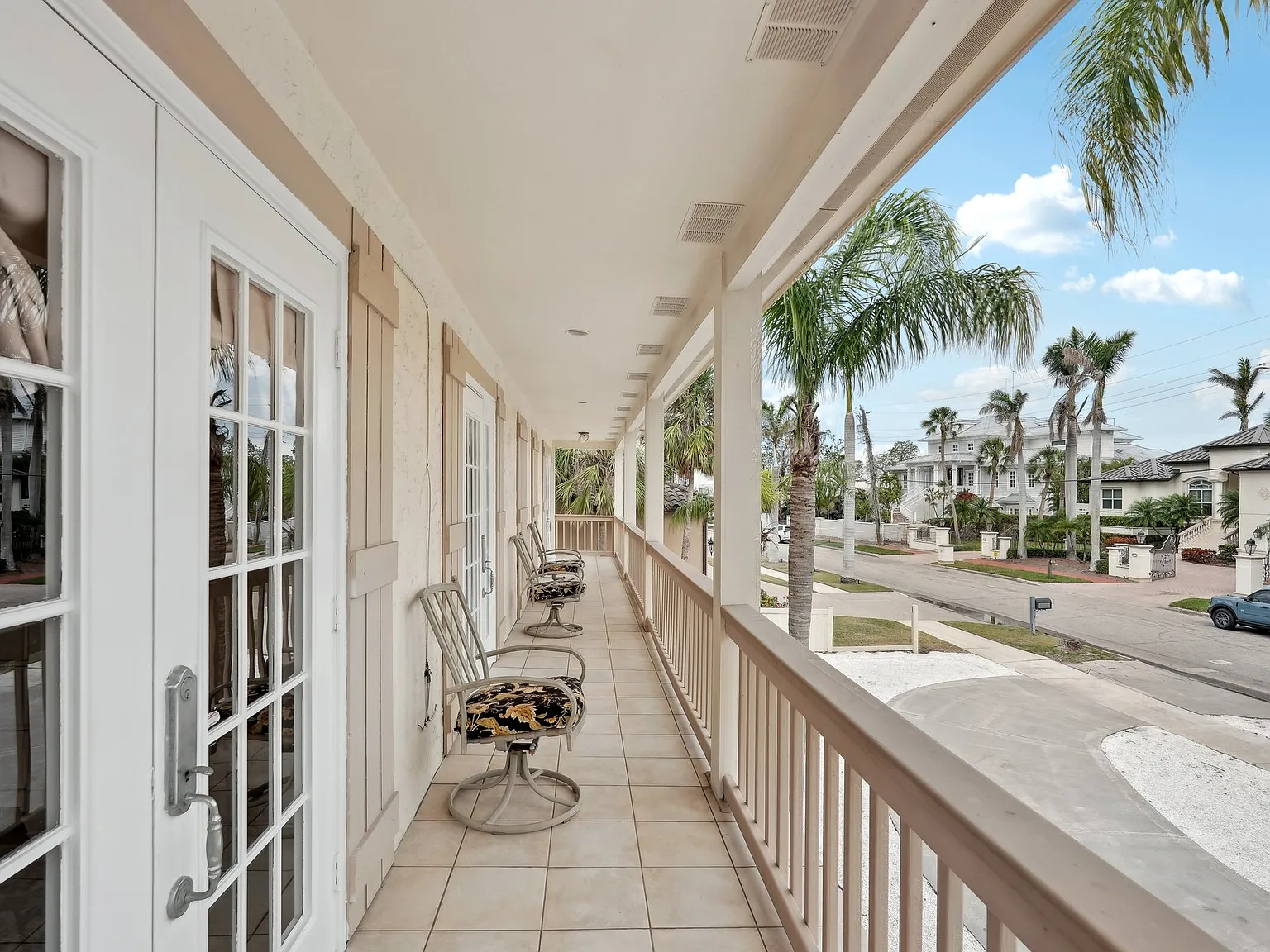 6 bed, 4.5 bath, 3071 sqft, $21,000 — Photo 2