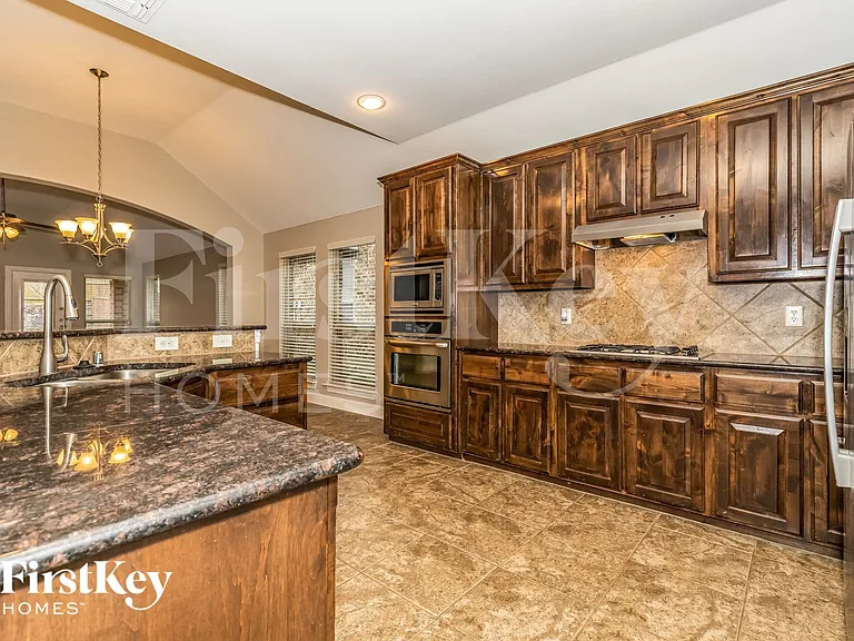 151 Charleston Ln — Photo 6