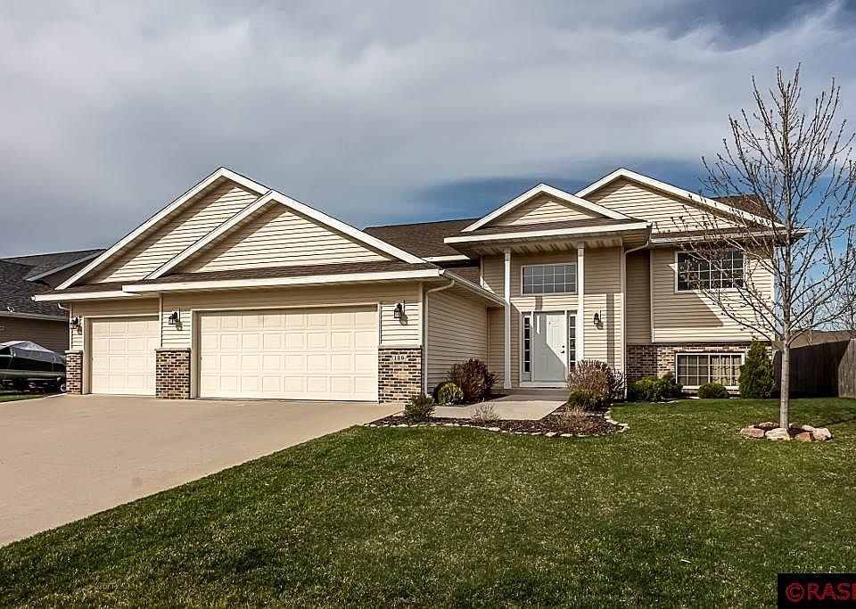 1st image of 129 Foxfire Dr