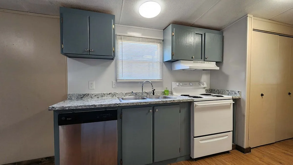 3 bed, 2.0 bath, 1064 sqft, $1,500 — Photo 4