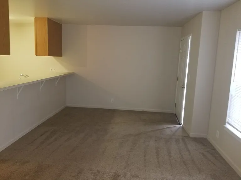 153 E Adams Ave — Photo 4