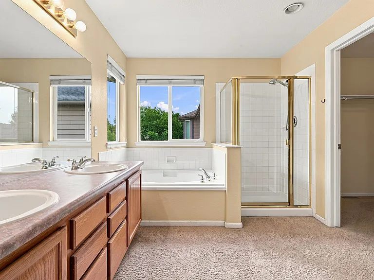130 Rock Bridge Ct — Photo 13