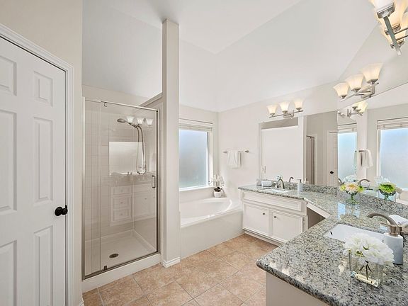 3rd image of 21927 Rivergate Ct