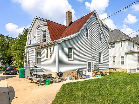 4th image of 319 N Center St #419