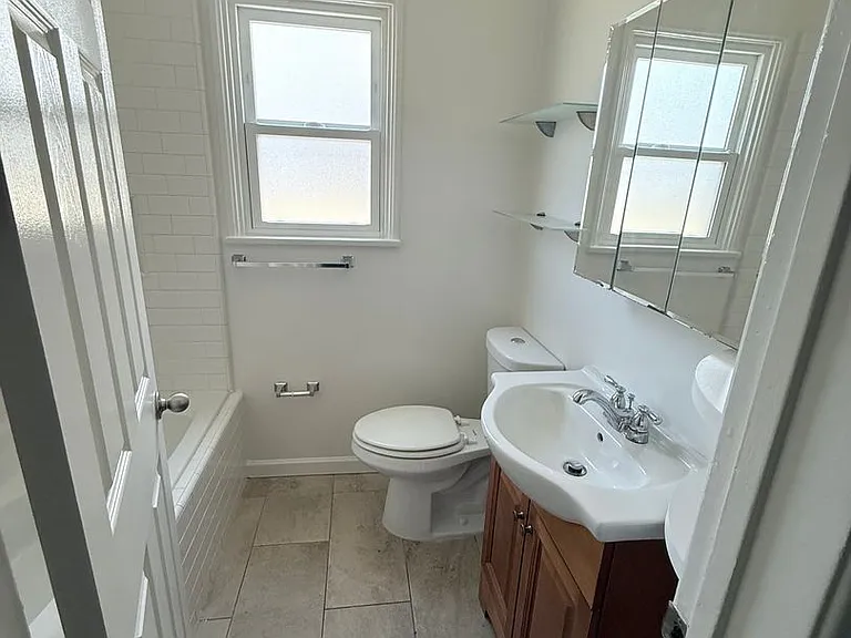 139-145 N Harper Ave — Photo 12