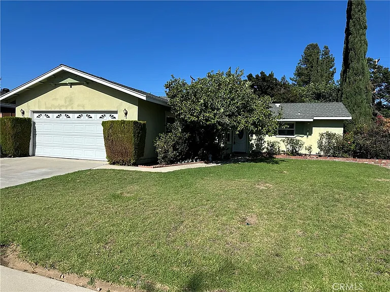 8000 Sale Ave — Photo 1