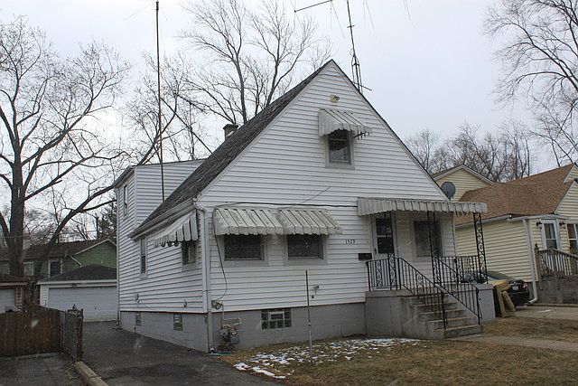 1st image of 1529 Walnut Dr