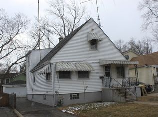 1529 Walnut Dr, Round Lake Beach, IL