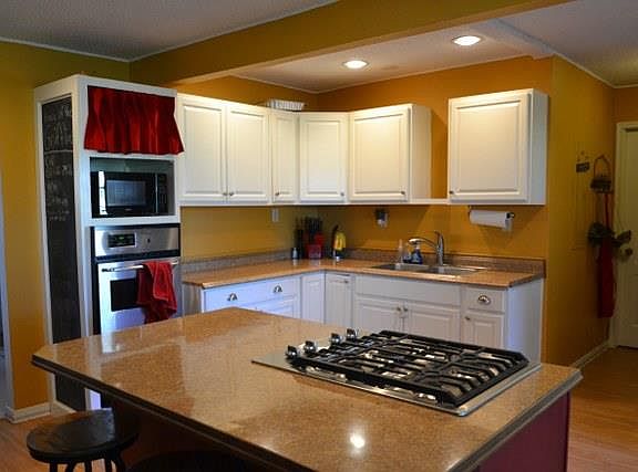 4th image of 828 Private Road 1672