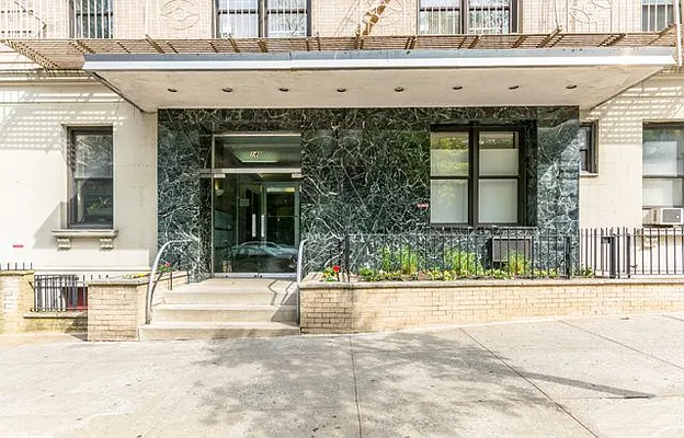 Sold by Re/Max In The City | media 1