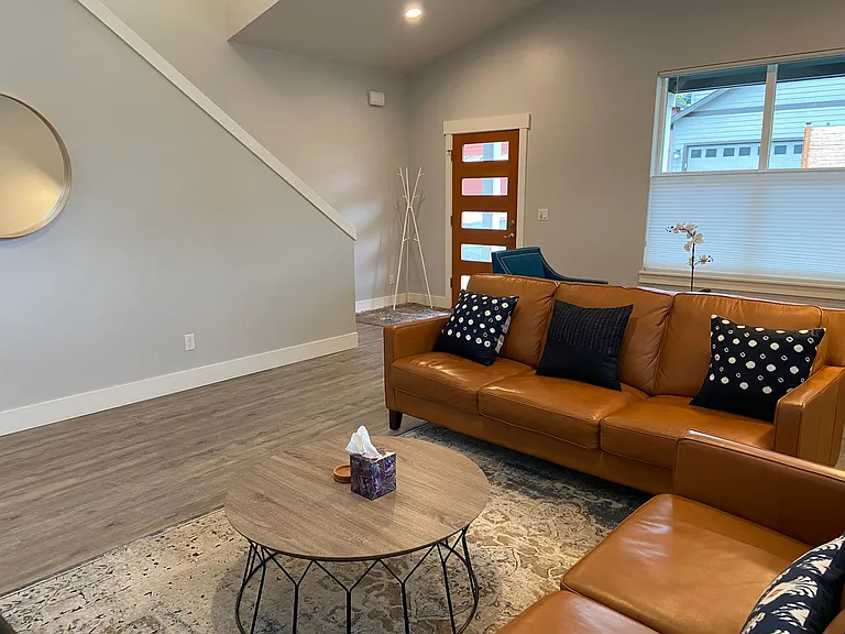1332 Wasco St — Photo 8