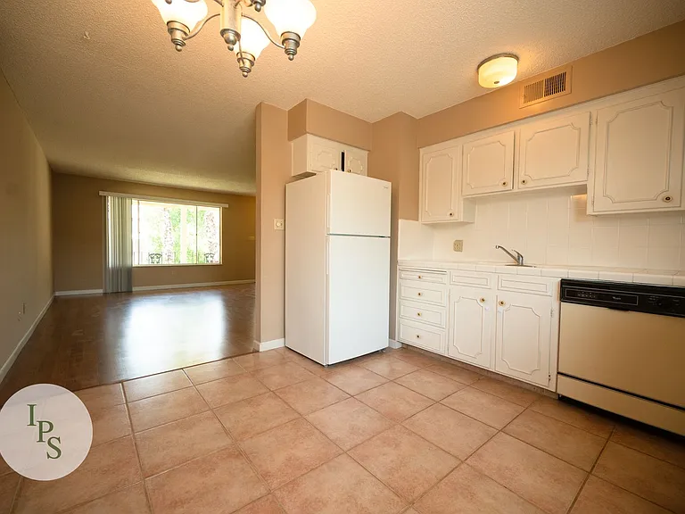 5090 N Roosevelt Ave #31 — Photo 7