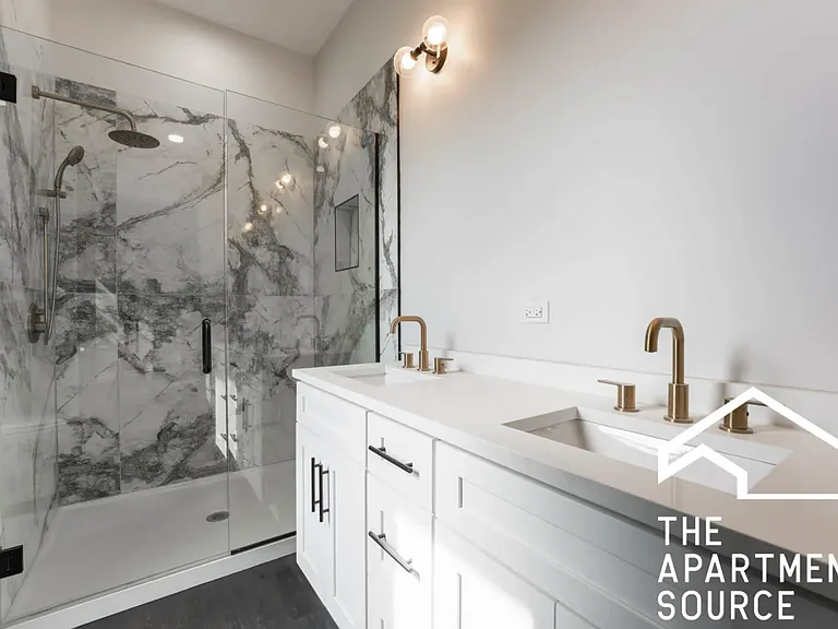 2703 W Thomas St #3 — Photo 5