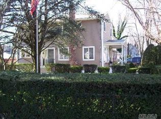 1890 Gormley Ave, Merrick, NY 11566