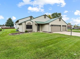 1720 Paveys Glen Run, Fort Wayne, IN 46804