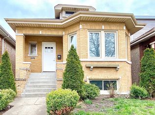 3011 N Luna Ave, Chicago, IL 60641