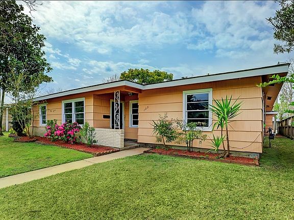 3rd image of 133 San Fernando Dr