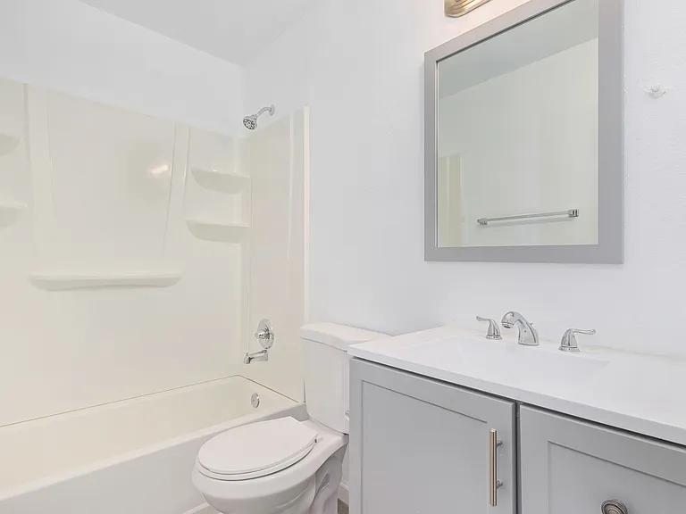 1802 N 26th Pl #1808-D — Photo 3