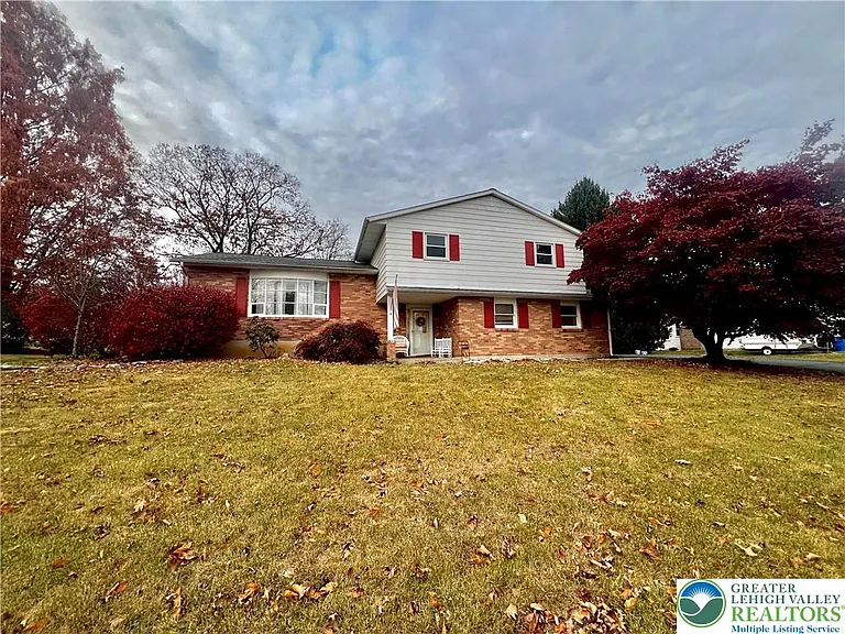 1160 Brentwood Ave — Photo 1
