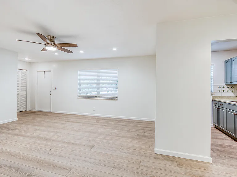 411 S M St #5 — Photo 12