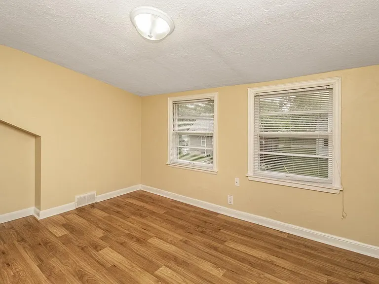 1413 Lake St NE — Photo 19