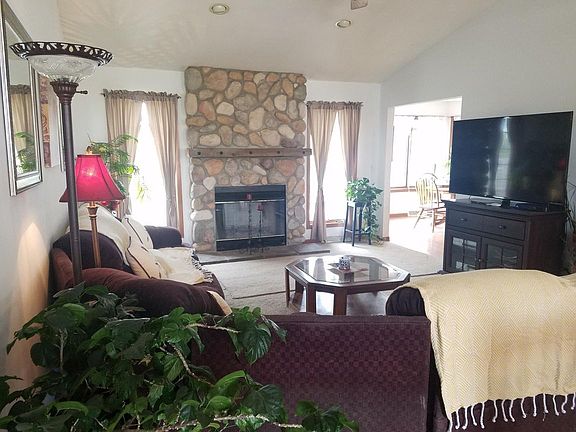 3rd image of 1355 Eastfield Ct