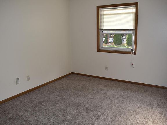 5th image of 4811 Nugent Dr