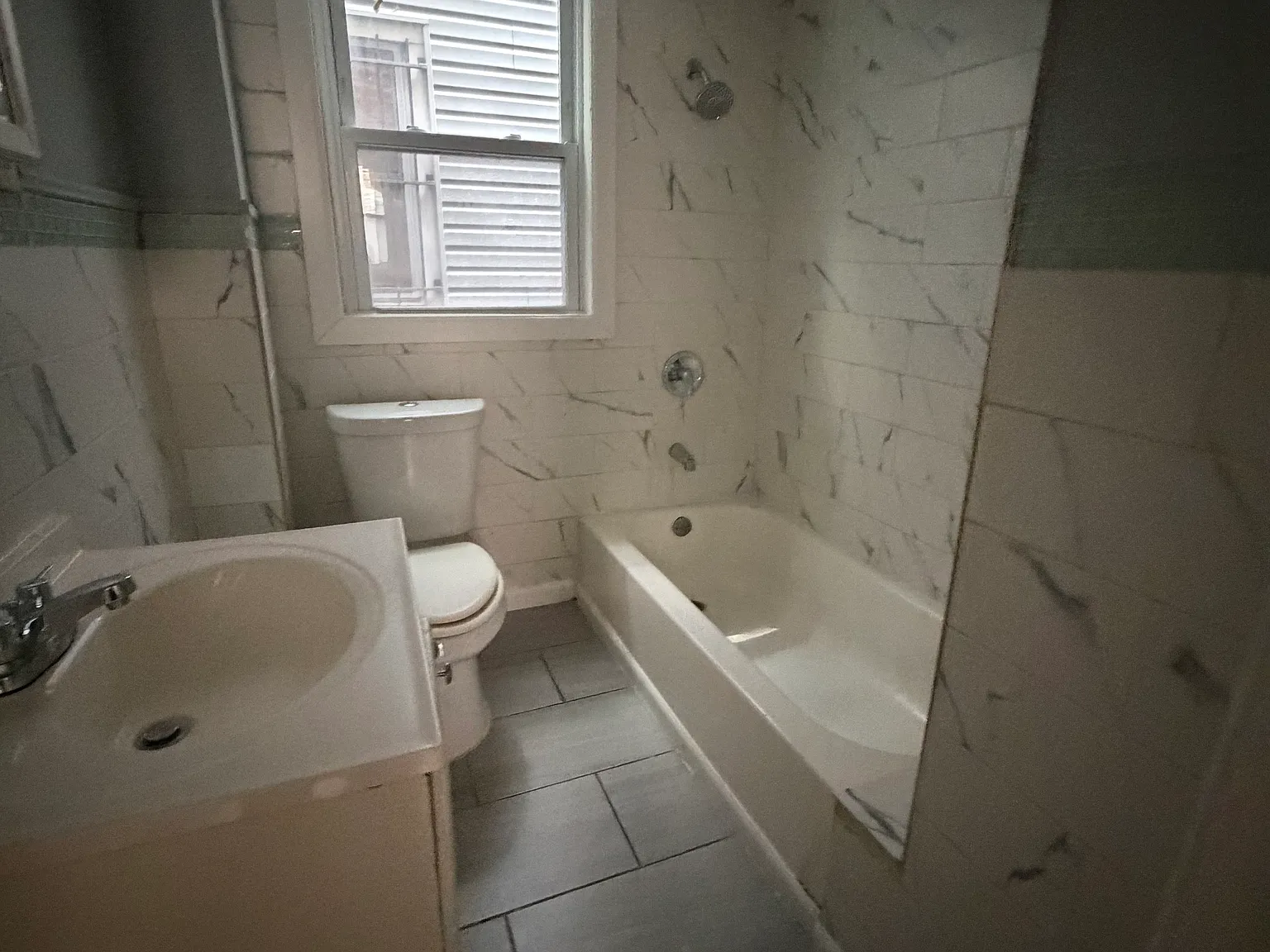 3 bed, $2,050 — Photo 3