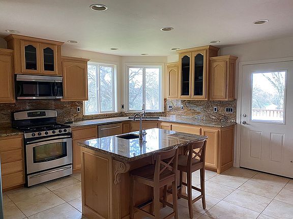 2nd image of 6715 Bear River Ln