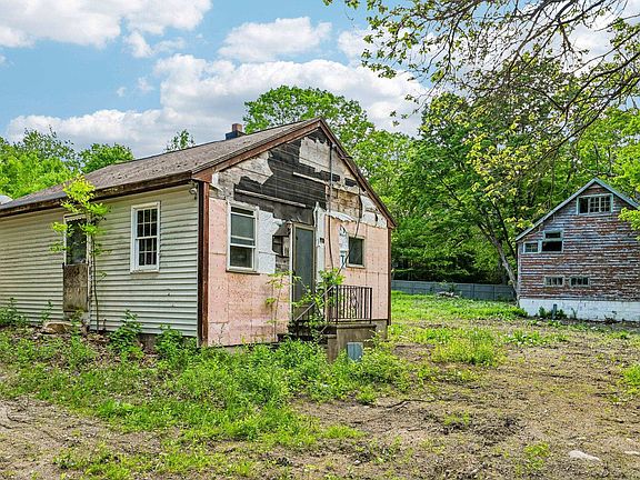 5th image of 194 Currier Road