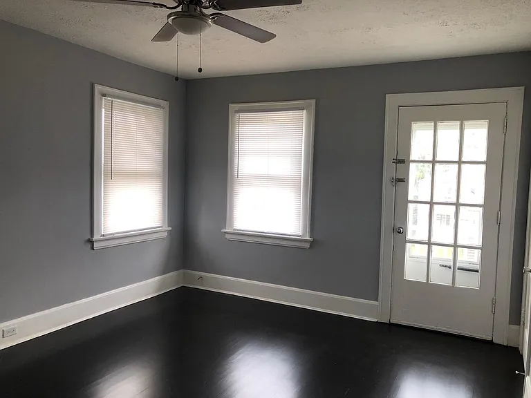 2552 Williams Ave #4 — Photo 9