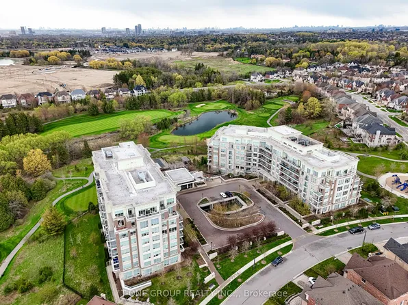 9 Stollery Pond Cres #306, Markham, ON L6C 0Y1