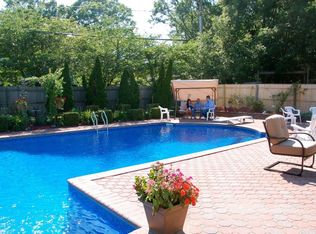 326 Oxhead Rd, Stony Brook, NY 11790