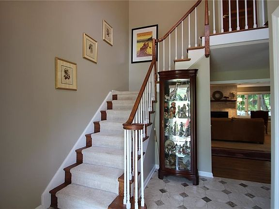 3rd image of 39 Mc Coord Woods Dr