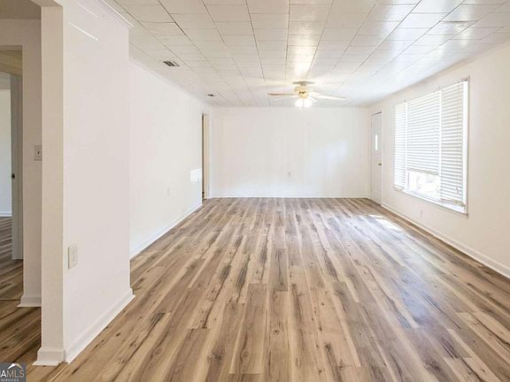 4th image of 1329 Gorman Rd