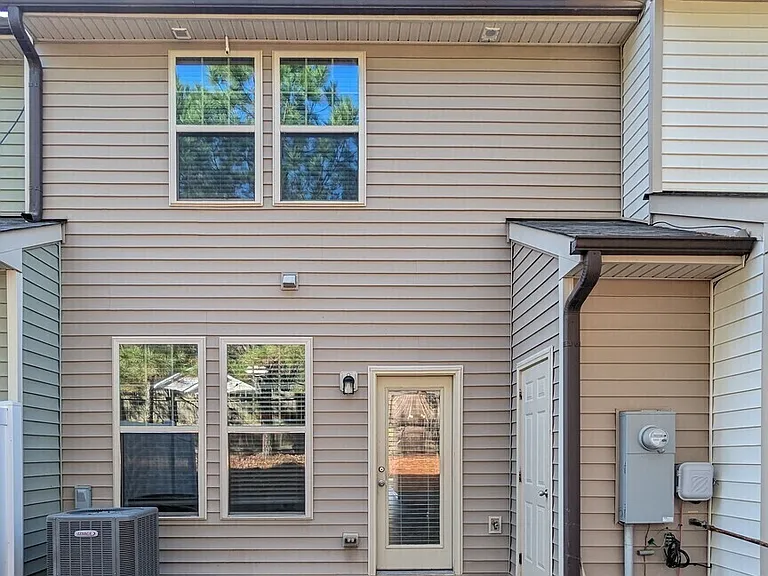 3005 Bluegrove Rd #1 — Photo 17