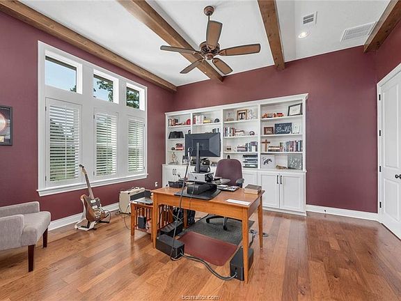 5th image of 266 Woodforest Ln