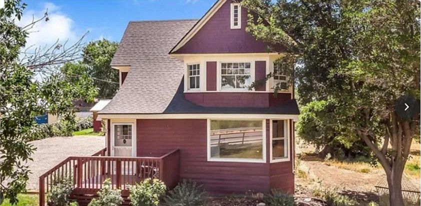 Historic 2-story farmhouse facing the river!