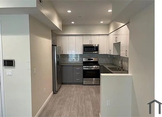 7140 S La Tijera Blvd #200