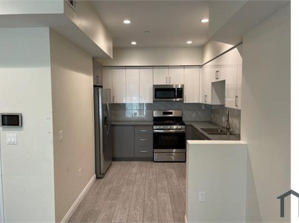 7140 S La Tijera Blvd #200