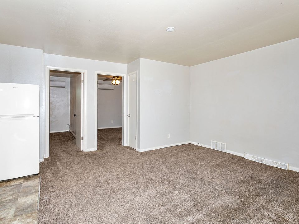 1st image of 2815 Merriam Ln #817545