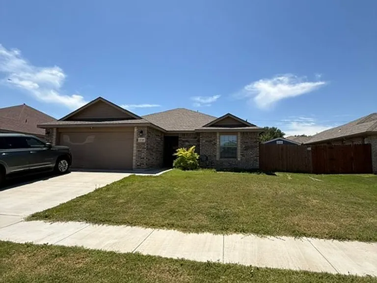 5749 Foxfire Dr — Photo 2