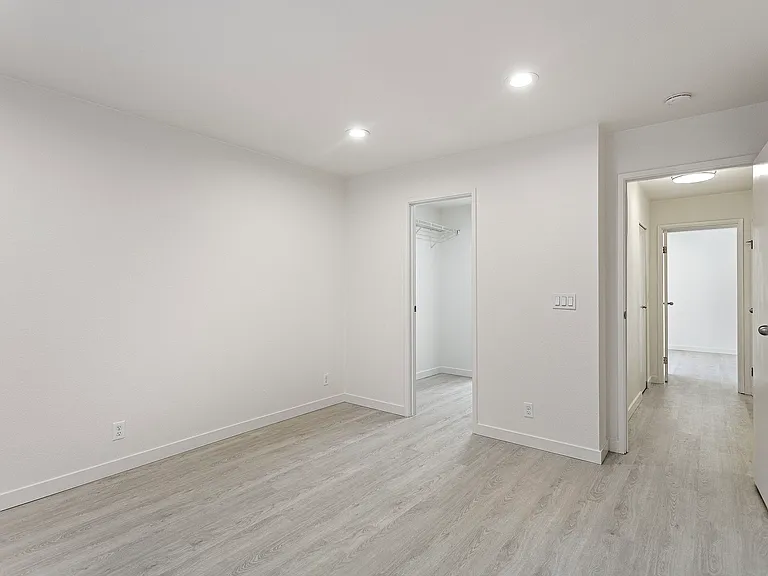 10508 NE 32nd Pl #G102 — Photo 7