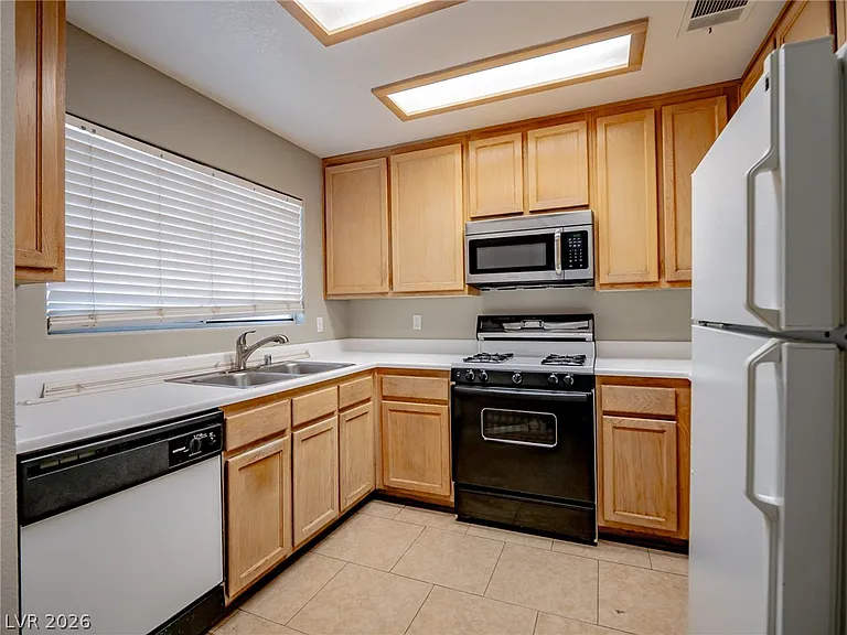 1401 Linnbaker Ln #202 — Photo 8