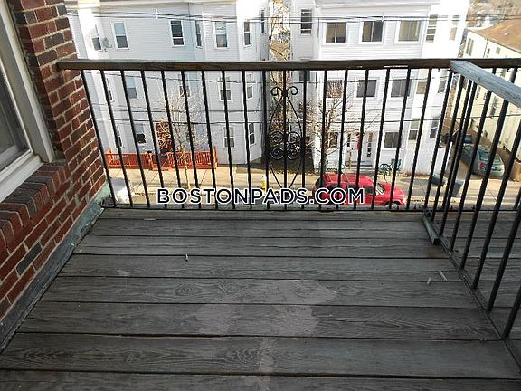 3rd image of 72 Campbell Ave #10