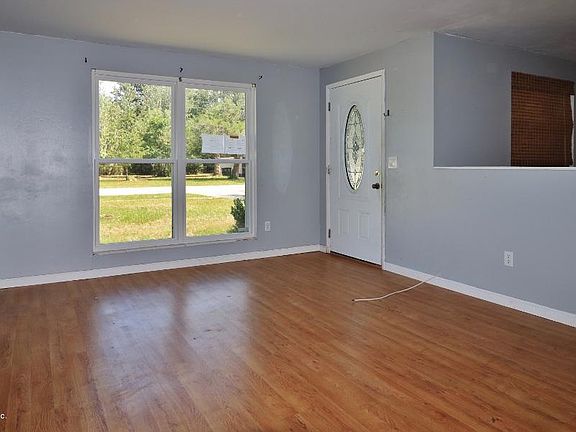 5th image of 3912 Forest Blvd