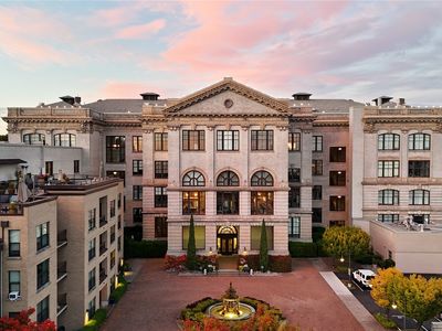 201 Galer Street #304, Seattle, WA, 98109