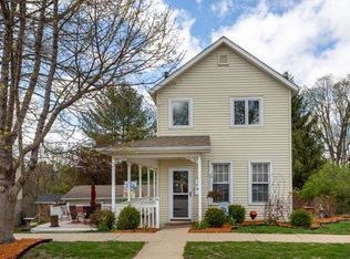 811 Cleveland Ave, Dubuque, IA 52003